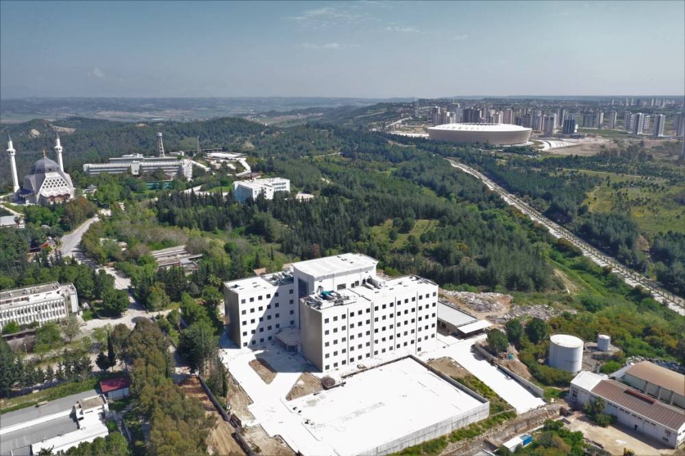 Çukurova Üniversitesi, Sağlık Alanındaki Dev Yatırımını Tamamlama Aşamasına Geldi