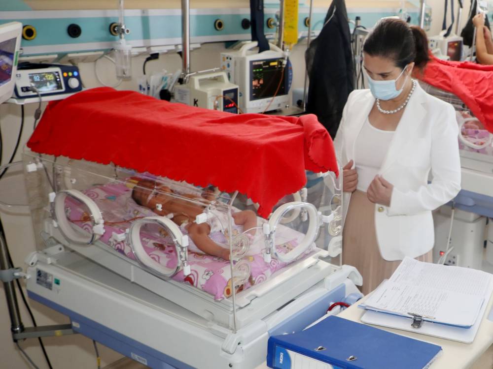 Balcalı Hastanesi Yenidoğan Yoğun Bakım Ünitesine 2 Adet Kuvöz Bağışında Bulunuldu