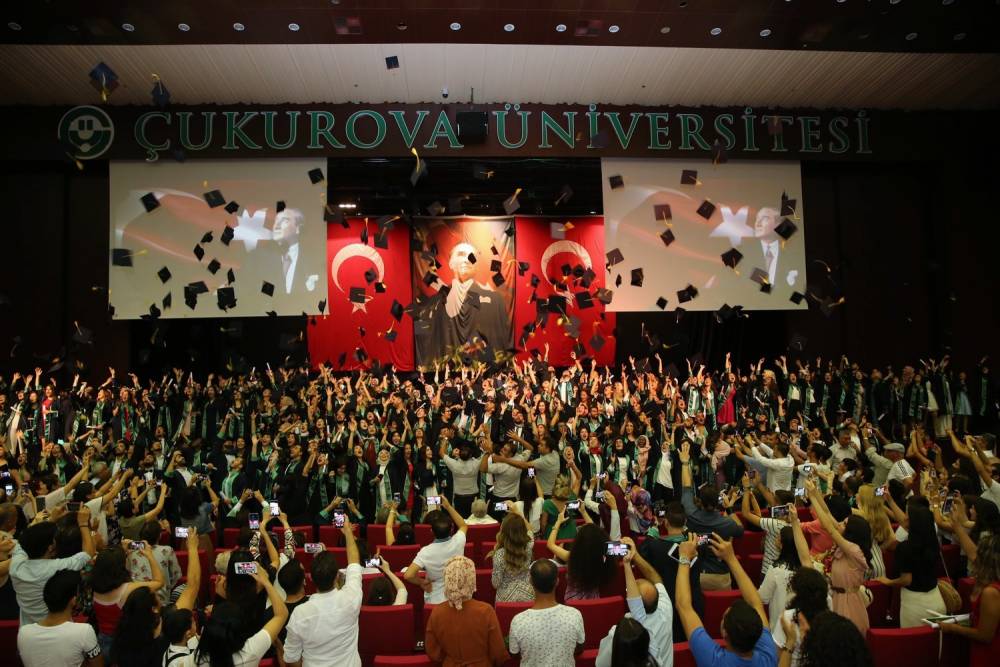 Çukurova Üniversitesi Fen Edebiyat Fakültesi 241 Mezununu Uğurladı