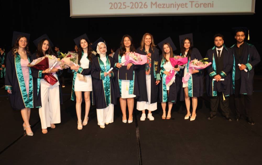 Çukurova Üniversitesi Mimarlık Fakültesi Mezuniyet Töreni Coşkuyla Gerçekleştirildi
