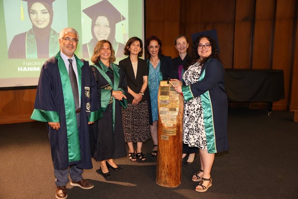 Çukurova Üniversitesi Güzel Sanatlar Fakültesi Genç Sanatçı Adaylarını Meslek Hayatlarına Uğurladı