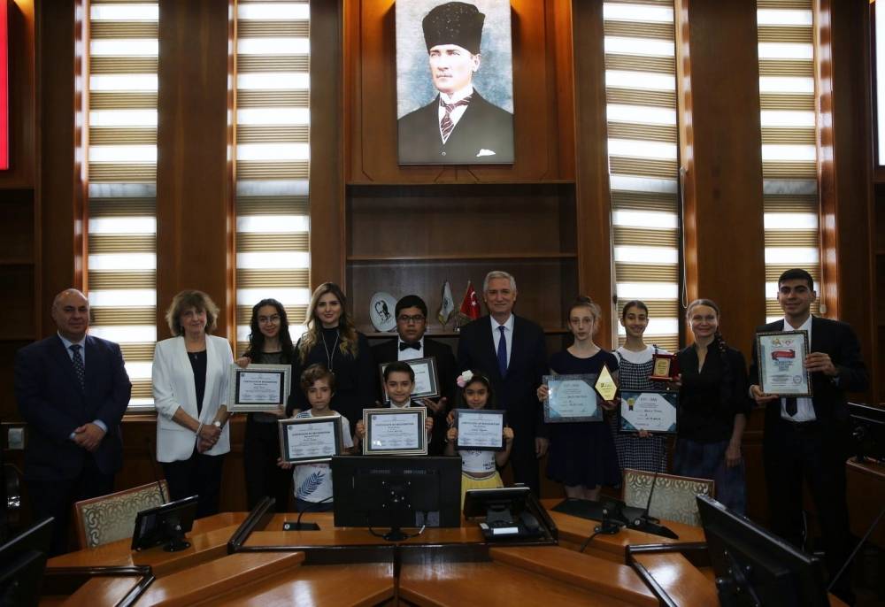 Çukurova Üniversitesi Devlet Konservatuvarı Ödüle Doymuyor
