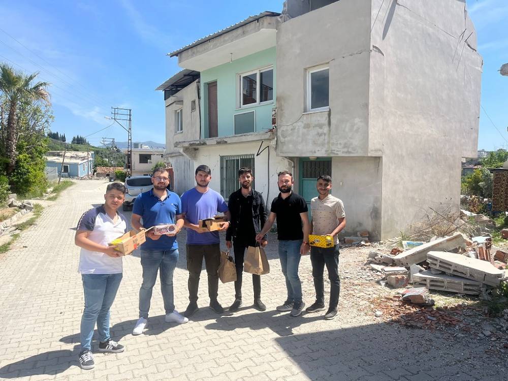 Çukurova Üniversitesinin Deprem Bölgelerine Yardım ve Desteği Sürüyor