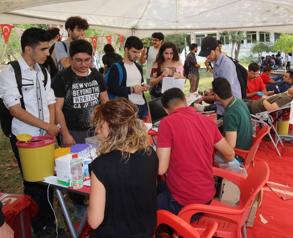 Çukurova Üniversitesi Öğrencileri Kızılay’a Kan Bağışında Bulundu