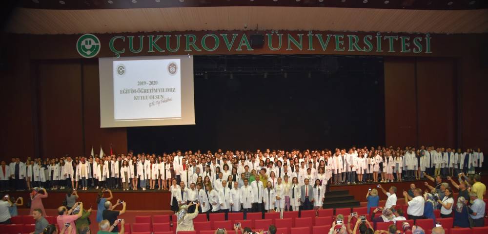 302 Tıp Fakültesi Öğrencisi Beyaz Önlük Giydi
