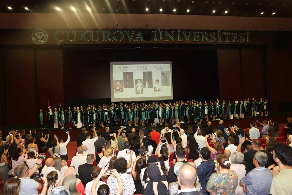 Çukurova Üniversitesi Diş Hekimliği Fakültesi Yeni Mezunlarını Uğurladı